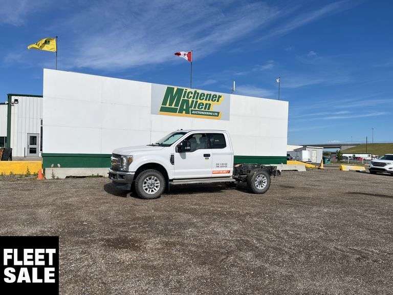 2019  Ford 4X4  F-350 Super Duty  Single Rear Wheel  Cab & Chassis