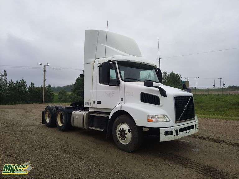 2018  Volvo  VNM  T/A  Day Cab Tractor