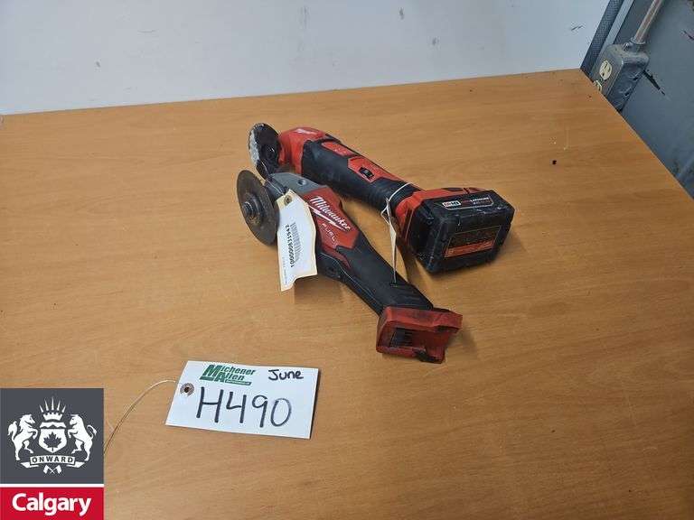 Milwaukee Grinder and Multi Tool w/1 Battery *No Charger*
