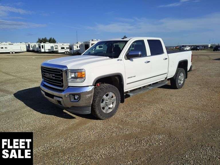 2018  GMC  Sierra 2500HD  4x4 SLT 4dr Crew Cab SB