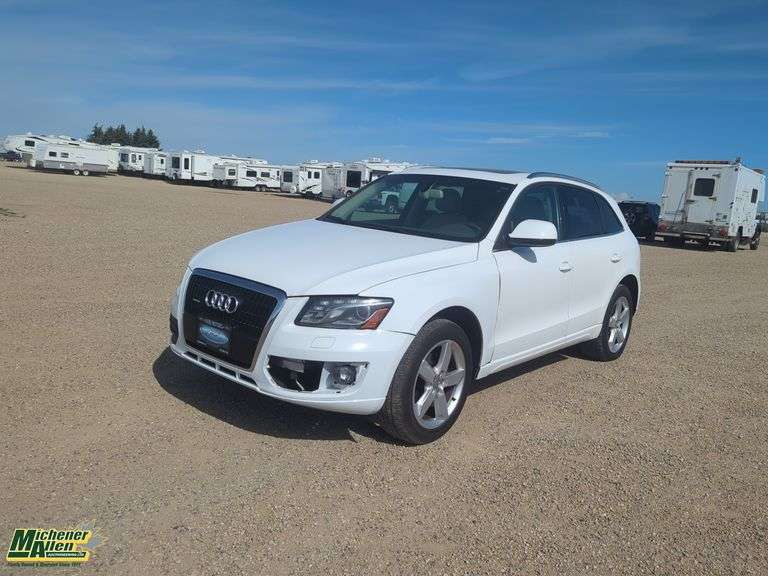 2010  Audi  Q5  3.2 Quattro Premium AWD V6 SUV