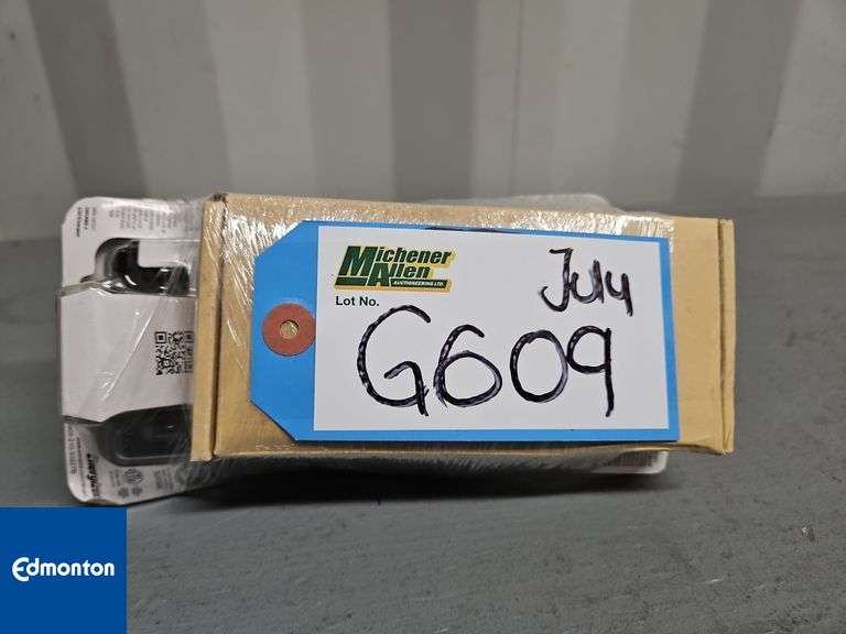 Energizer Rechargeable Batteries and Charger