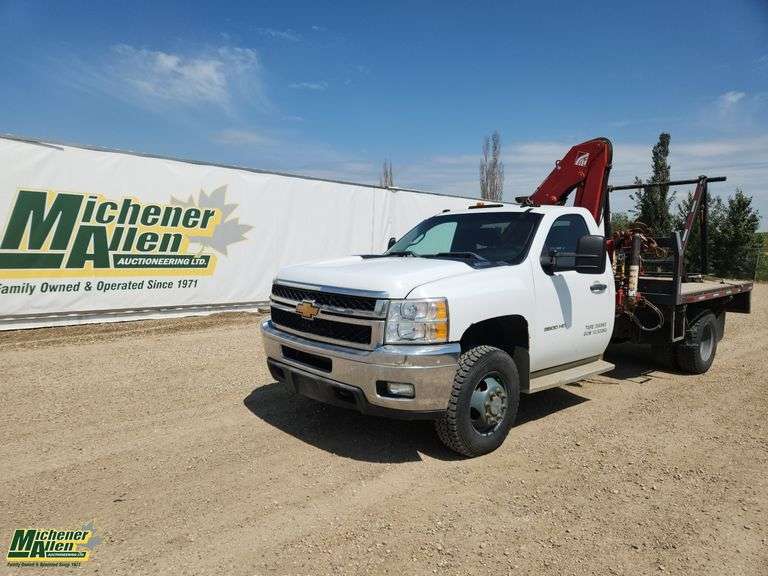 2013  Chevrolet  Silverado 3500HD CC  S/A  Ferrari F541  Picker Deck Truck