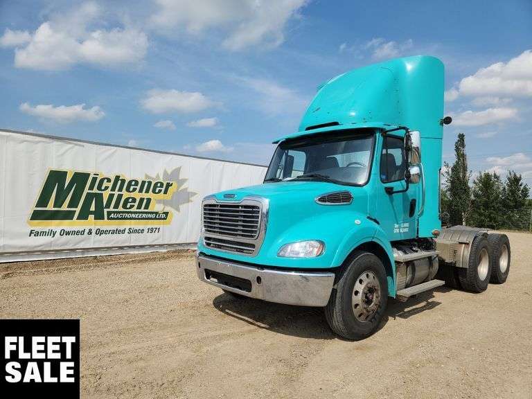2014  Freightliner  M2 112  T/A  Day Cab Tractor