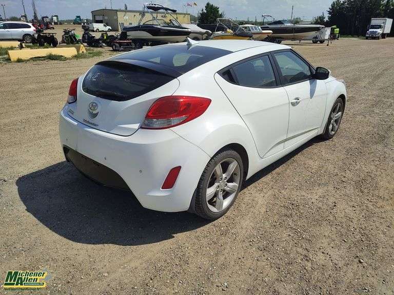 2014  Hyundai  Veloster  EcoShift DCT 3dr Coupe