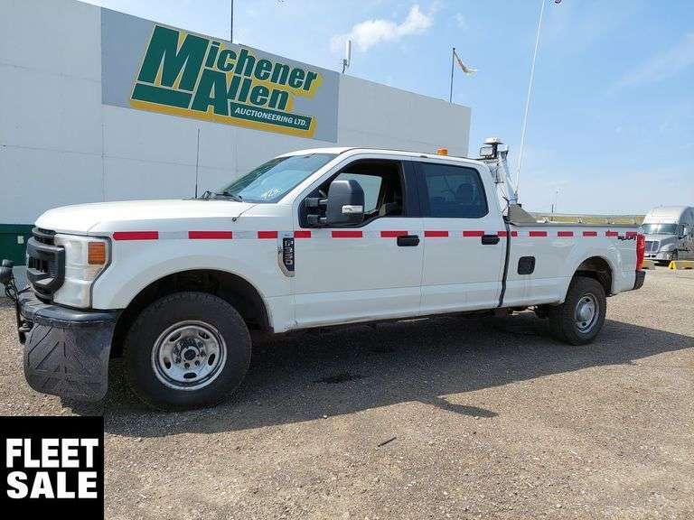 2022  Ford  F-350 Super Duty  4x4 XL 4dr Crew Cab 6.8 ft. SB SRW