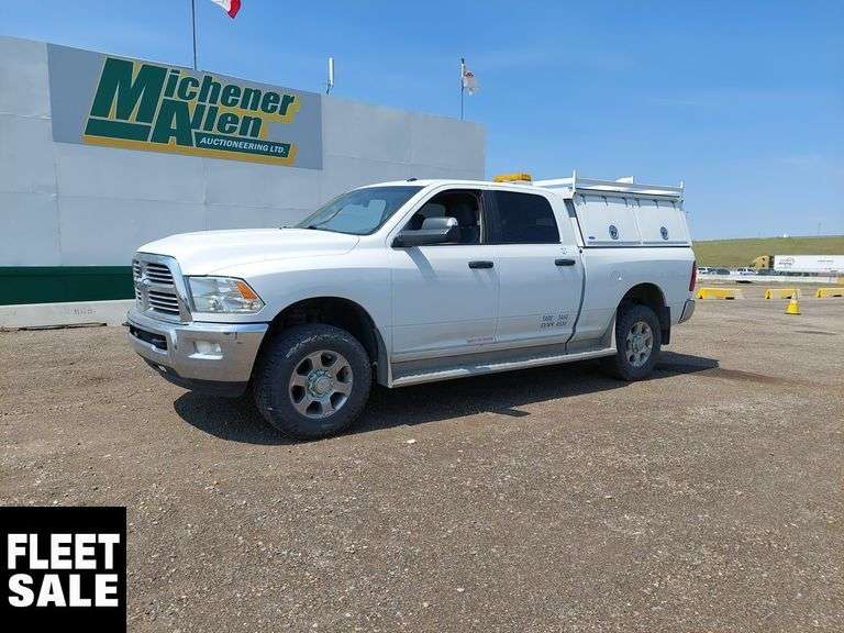 2018  Ram  2500  4x4 SLT 4dr Crew Cab 6.3 ft. SB Hemi w/Service Topper
