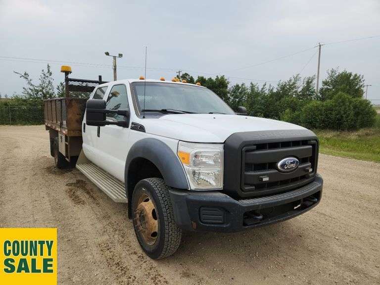 2011  Ford  F-450 Super Duty 4X4  S/A  Deck Truck