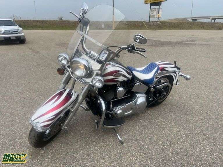 2004  Harley-Davidson  Heritage Classic  Softail Motorcycle