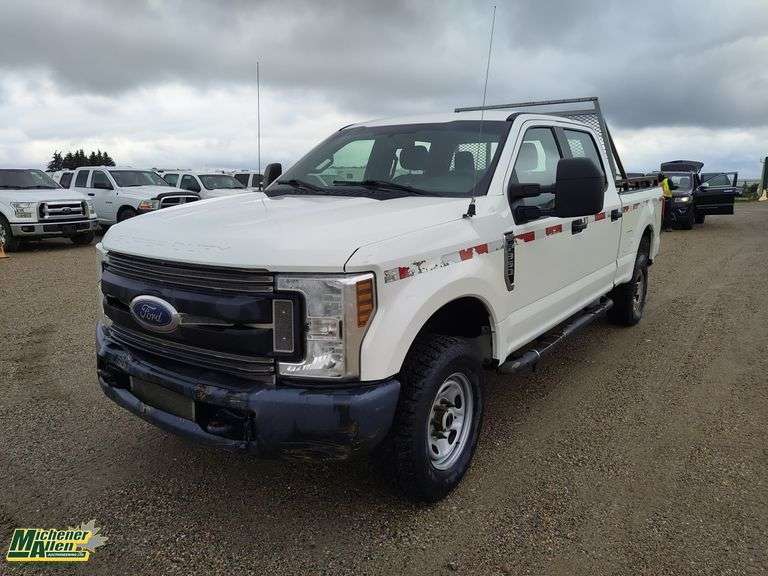 2018  Ford  F-350 Super Duty  4x4 XL 4dr Crew Cab 6.8 ft. SB SRW