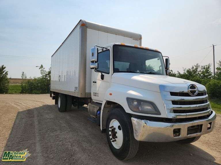 2014  Hino  338  S/A  Van Body Truck