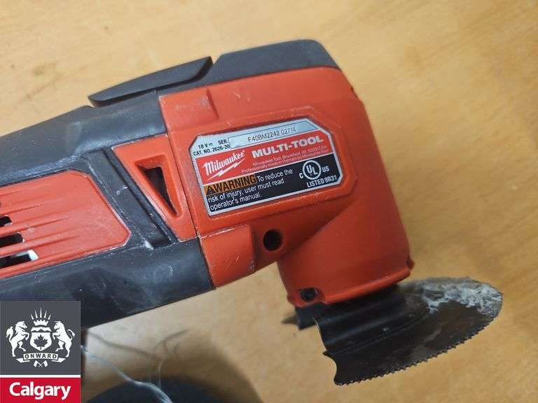Milwaukee Grinder and Multi Tool w/1 Battery *No Charger*