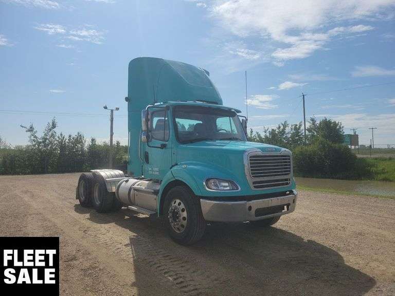 2014  Freightliner  M2 112  T/A  Day Cab Tractor
