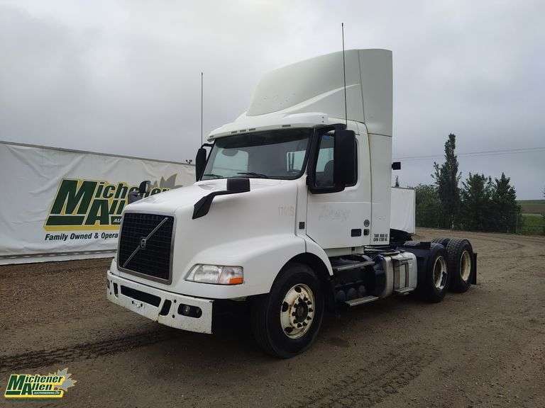 2018  Volvo  VNM  T/A  Day Cab Tractor