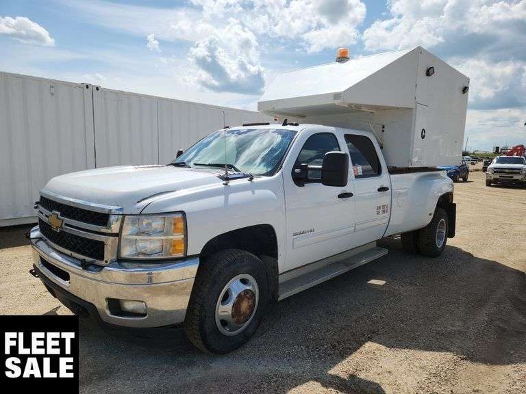 2012  Chevrolet  Silverado 3500HD  4x4 LT 4dr Crew Cab SRW  S/A  Service Truck