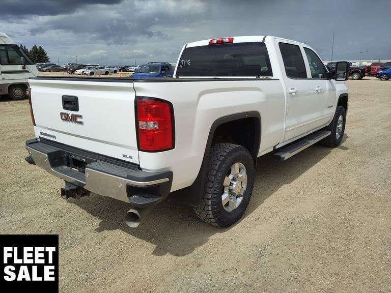 2019  GMC  Sierra 2500HD  4x4 SLE Crew Cab SB Diesel