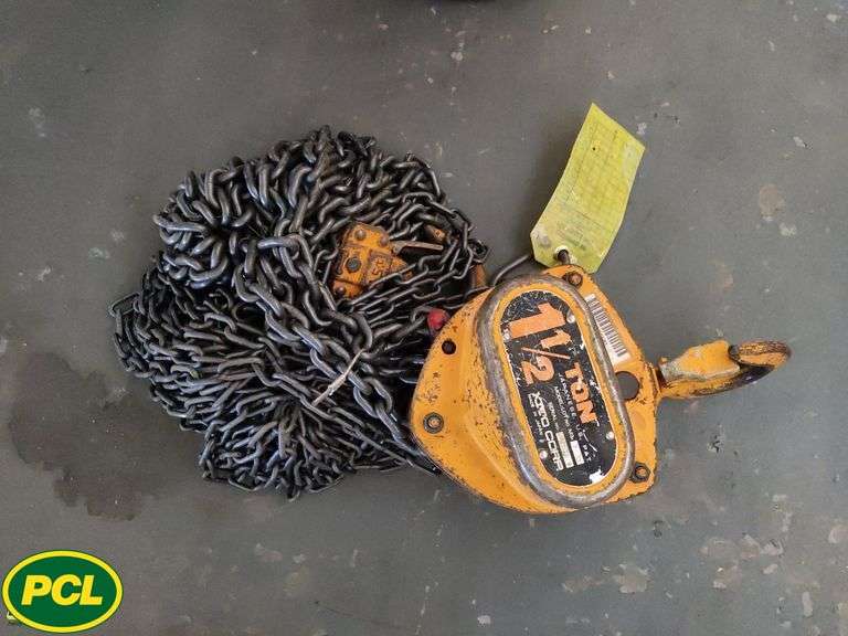 Kito 1.5 Ton 30ft Chain Hoist