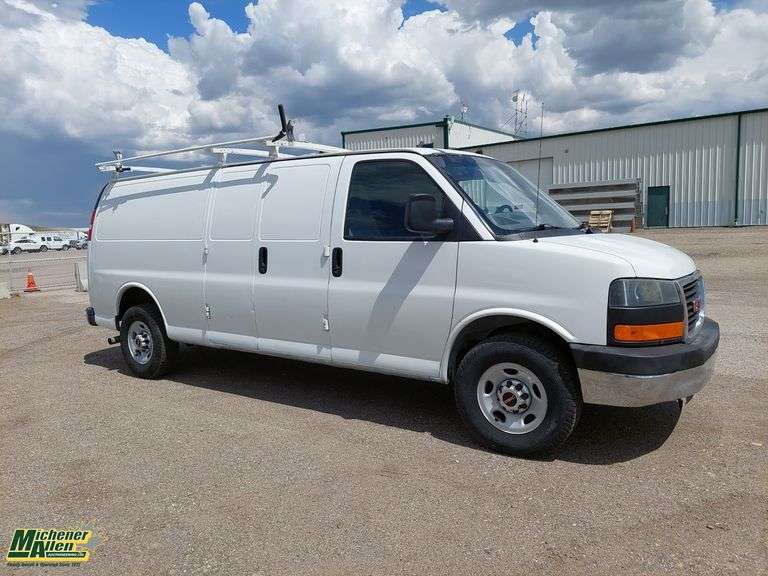 2014  GMC  Savana 2500  RWD Extended Cargo Van
