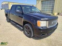 2008  GMC  Sierra 1500  Denali 4x4 Crew Cab SB