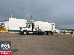 2018  International  WorkStar 7400  T/A  Refuse Truck