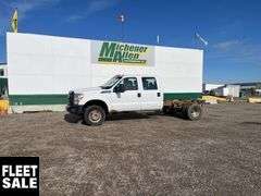 2014  Ford  F-350 Super Duty 4X4  Dual Rear Wheel  Cab & Chassis