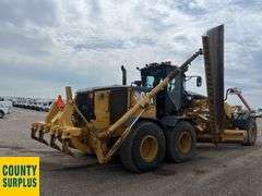 2015  Caterpillar   14M  Grader  Ripper/Scarifier, Snow Wing, Front Lift Group