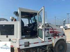 2002  Elgin  Pelican Series P  Elgin Sweeper CO.     Pelican Series P  Street Sweeper
