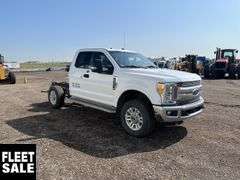 2017  Ford  F-350 Super Duty 4X4  Single Rear Wheel  Cab & Chassis