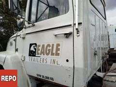Non-Operable  .  Ford   9000  S/A  Cab & Chassis