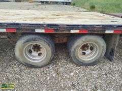 2015  PJ Trailers  T/A  26 ft. 8 in.  Gooseneck Equipment Trailer