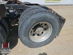 2009  Peterbilt  388  T/A  Wet Kit Sleeper Tractor