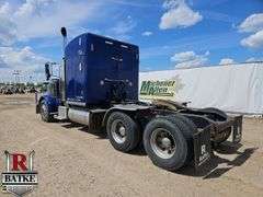 2009  Peterbilt  388  T/A  Wet Kit Sleeper Tractor