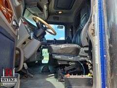 2009  Peterbilt  388  T/A  Wet Kit Sleeper Tractor