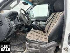 2015  Ford  F-350 Super Duty  4x4 XLT 4dr SuperCab 6.8 ft. SB SRW Pickup  S/A  Service Truck