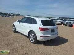2010  Audi  Q5  3.2 Quattro Premium AWD V6 SUV