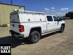 2018  GMC  Sierra 2500HD  SLE 4dr Crew Cab SB  4x4