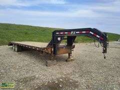 2015  PJ Trailers  T/A  26 ft. 8 in.  Gooseneck Equipment Trailer