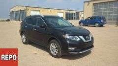 2017  Nissan  Rogue  AWD SV 4dr Crossover