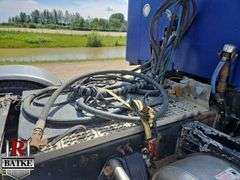 2009  Peterbilt  388  T/A  Wet Kit Sleeper Tractor