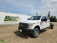 2019  Ford  F-350 Super Duty 4x4  Single Rear Wheel  Cab & Chassis