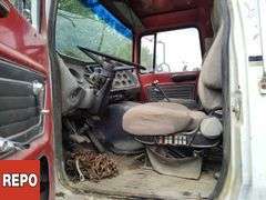 Non-Operable  .  Ford   9000  S/A  Cab & Chassis