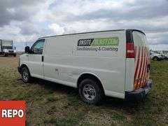 Non-Operable  2003  GMC  Savana  Cargo Van