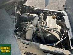 John Deere  825E