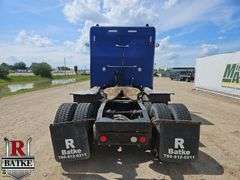 2009  Peterbilt  388  T/A  Wet Kit Sleeper Tractor