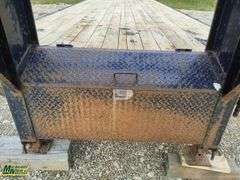 2015  PJ Trailers  T/A  26 ft. 8 in.  Gooseneck Equipment Trailer