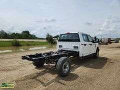 2019  Ford  F-350 Super Duty 4x4  Single Rear Wheel  Cab & Chassis