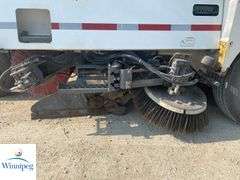 2002  Elgin  Pelican Series P  Elgin Sweeper CO.     Pelican Series P  Street Sweeper