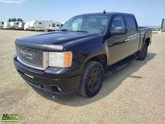2008  GMC  Sierra 1500  Denali 4x4 Crew Cab SB
