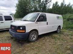 Non-Operable  2003  GMC  Savana  Cargo Van