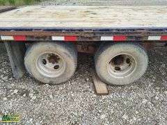 2015  PJ Trailers  T/A  26 ft. 8 in.  Gooseneck Equipment Trailer